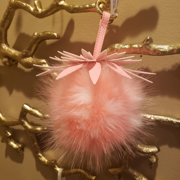 Claire's Accessories - Big fluffy key/bag accessory